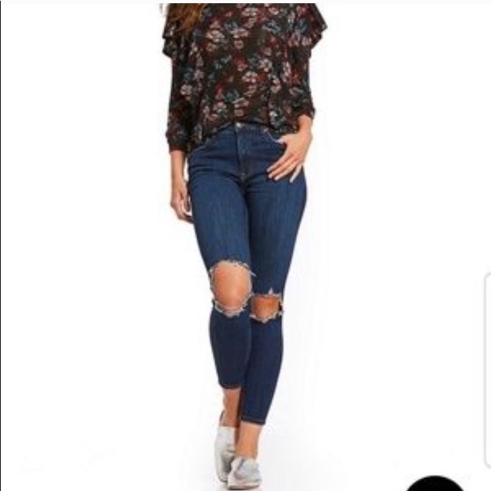 Free People Busted Dark Wash High Rise Skimny Jean